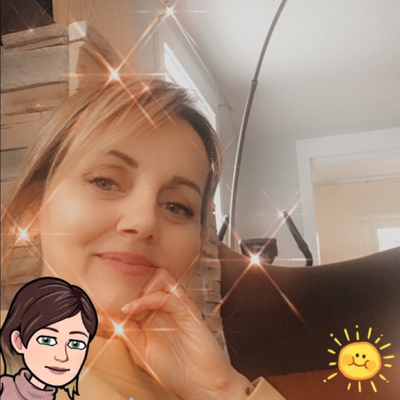 Meet your Posher, Joanne - Picture 1 of 2